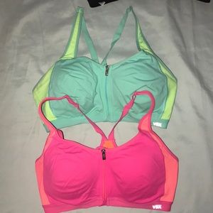 Front close sport bras